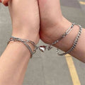 Pulseras con imán (2 unidades) – Al mejor precio en NQLN Store Caracas y Margarita