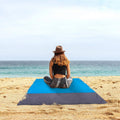 Manta de playa libre de arena – Vista adicional – Disponible en NQLN Store Venezuela