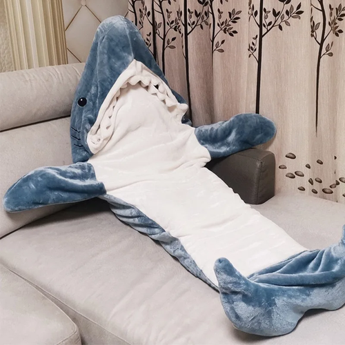 Manta con capucha de tiburón