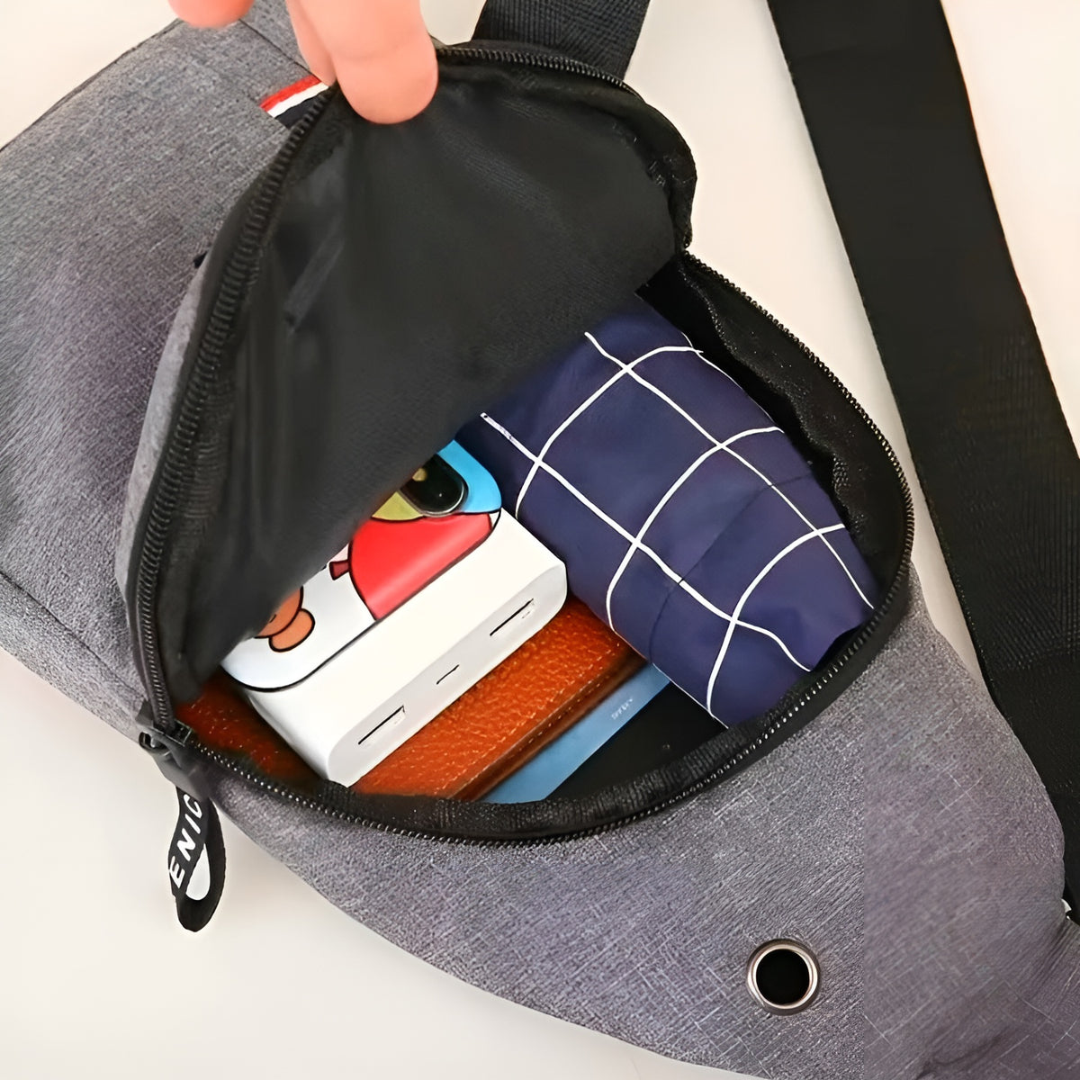 Bolso de Pecho Compacto y Resistente – Comprar al mejor precio en NQLN Store Venezuela