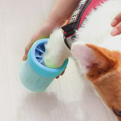 Envase para limpieza de las patas de perro